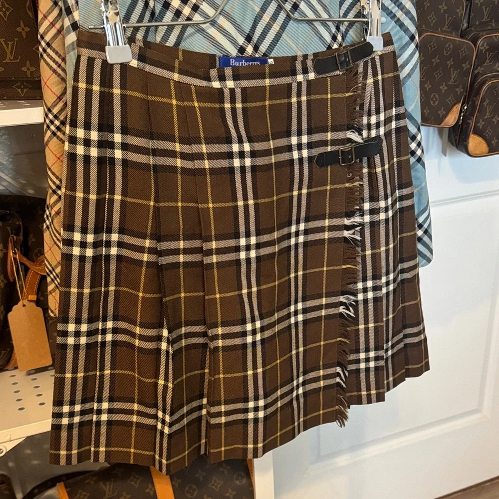 Burberry A-Line Skirt in Brown Plaid PRICE IS FIRM - Picture 1 of 1